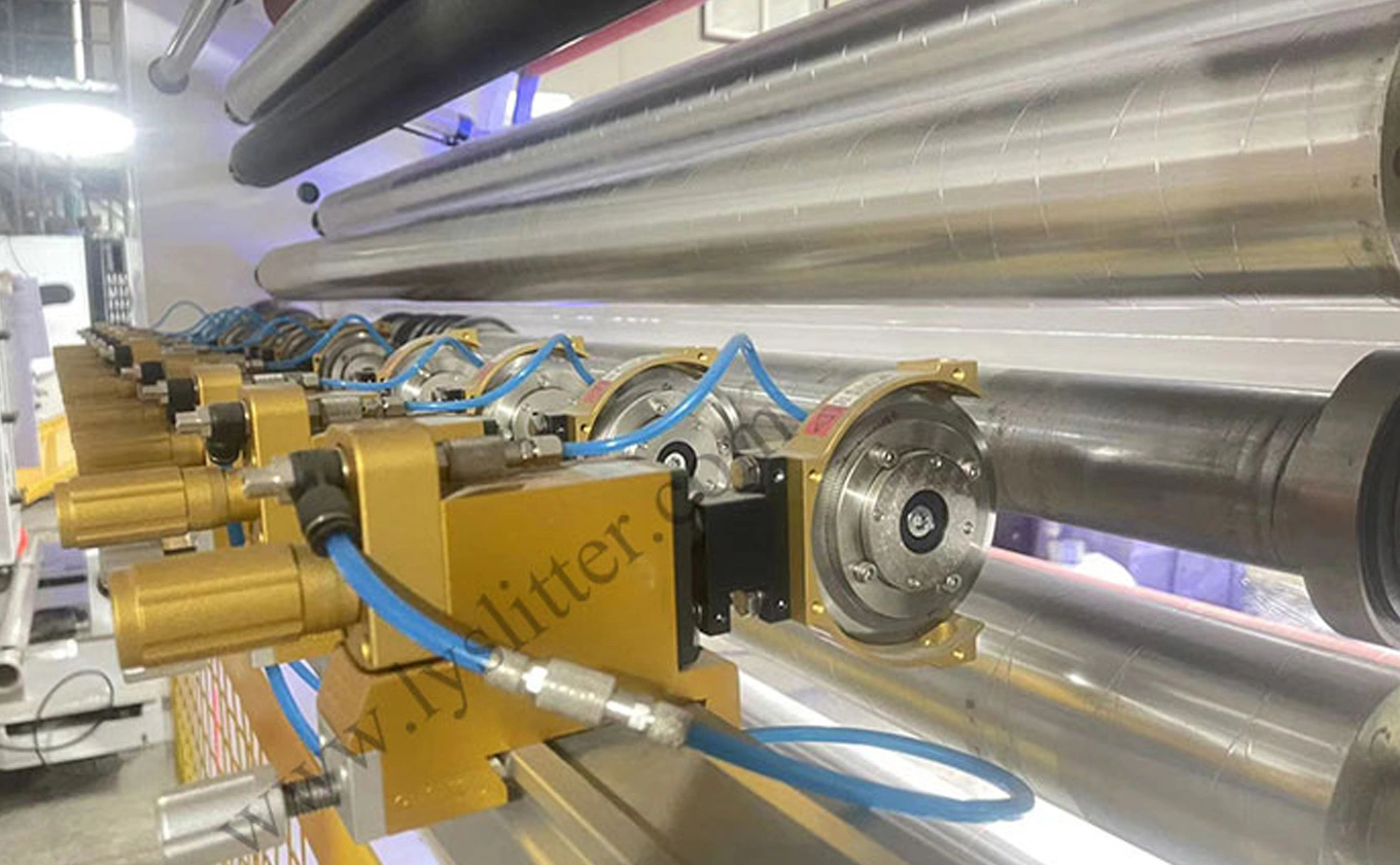 Anwendung der HCH4-1300/1700 Hochgeschwindigkeits-Schneide maschine