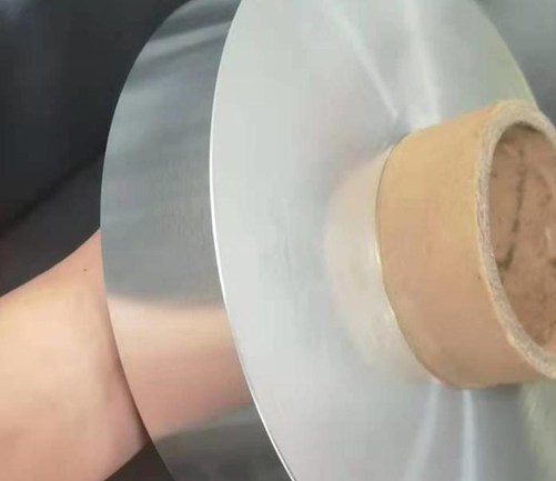 CORE-SERIES-Oberflächenwickel- und Längsschneidemaschine