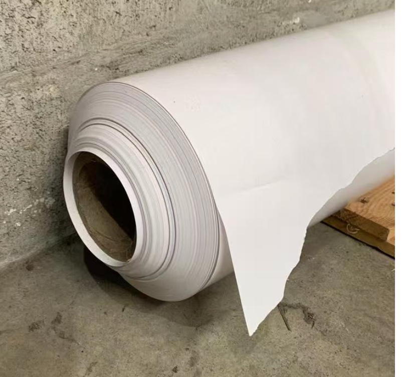 Fallstudie: HCH3-1300R2/1700R2 Doppelwellen-Umwickelmaschine für Papier und Folie