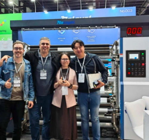 RALOYAL Messe-Highlights: Brasilianische Kunden erteilen einen Spontanauftrag für 3 Thermopapier-Schneidemaschinen